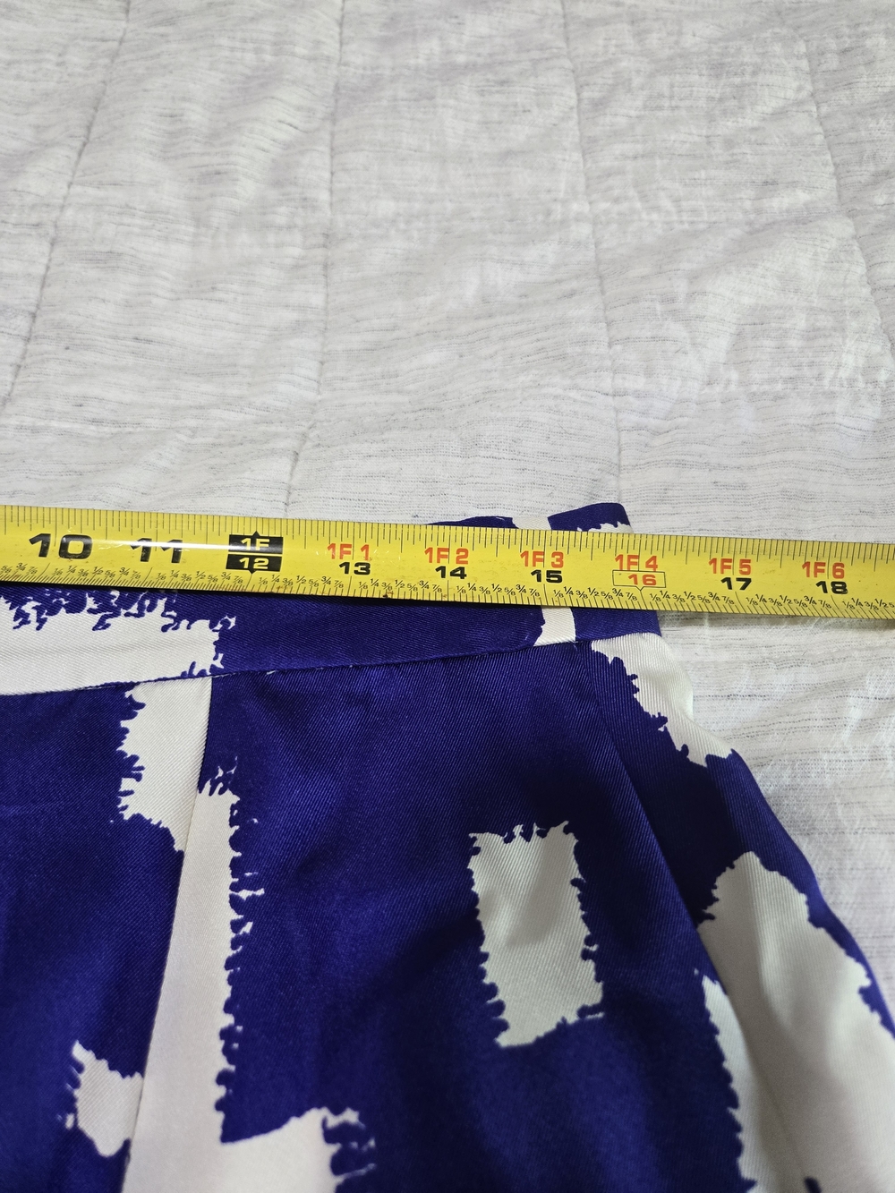 kate spade Blue and White Graphic 100% Silk Shell Pleated Skirt - Picture 6 of 13